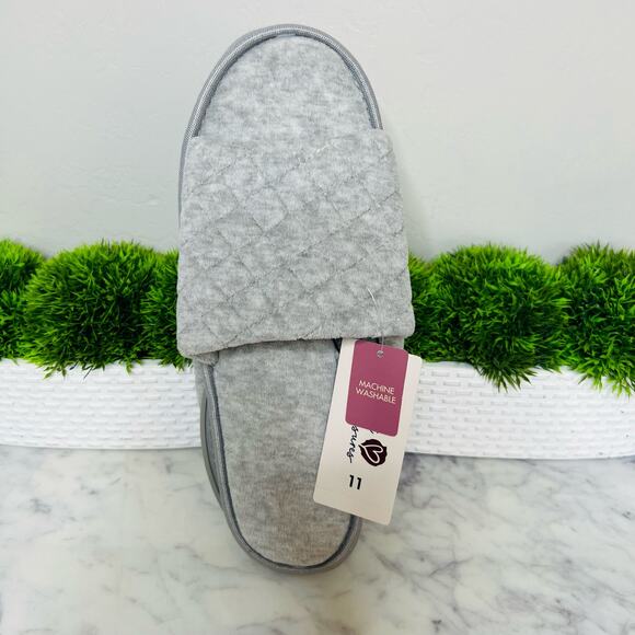 Secret Treasures Women's Memory Foam Slippers Size 11 - Picture 1 of 4